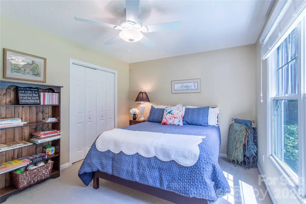 1705 Hummingbird Lane Hendersonville NC 28792