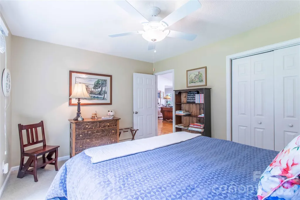 1705 Hummingbird Lane Hendersonville NC 28792