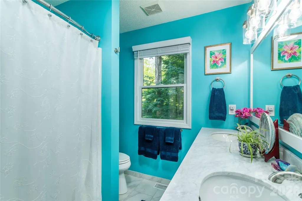 1705 Hummingbird Lane Hendersonville NC 28792