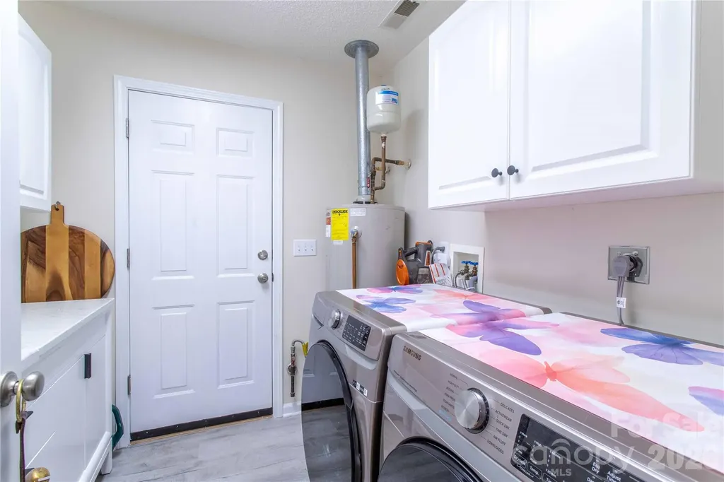 1705 Hummingbird Lane Hendersonville NC 28792