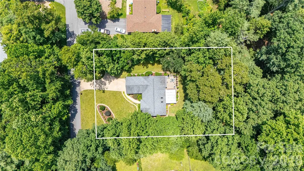 1705 Hummingbird Lane Hendersonville NC 28792