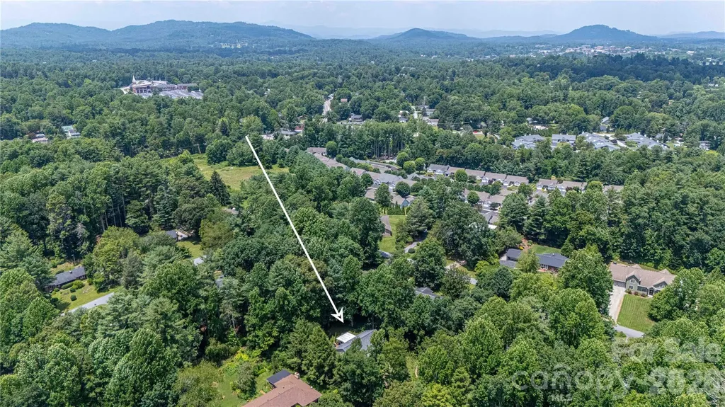 1705 Hummingbird Lane Hendersonville NC 28792