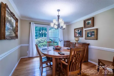 1705 Hummingbird Lane Hendersonville NC 28792