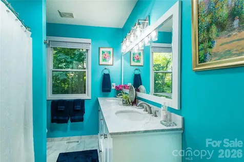 1705 Hummingbird Lane Hendersonville NC 28792