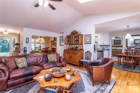 1705 Hummingbird Lane Hendersonville NC 28792