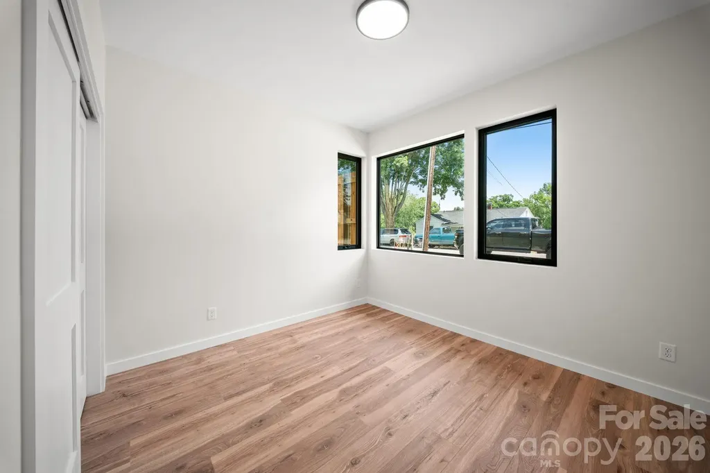 6 Sandhurst Drive Asheville NC 28806