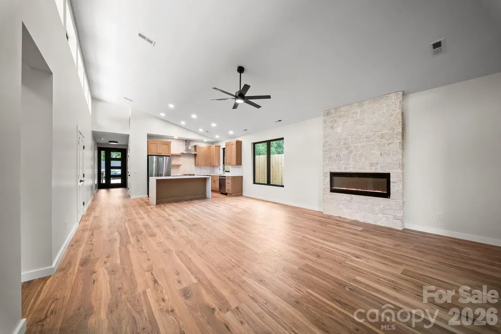 6 Sandhurst Drive Asheville NC 28806