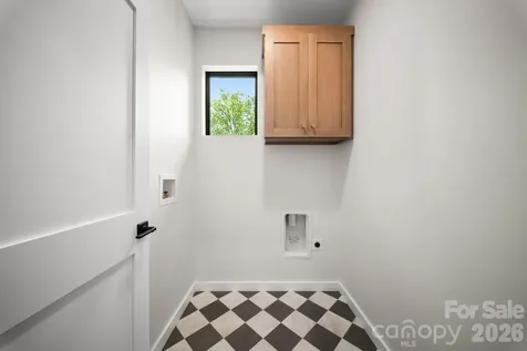 6 Sandhurst Drive Asheville NC 28806