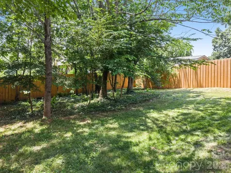 6 Sandhurst Drive Asheville NC 28806