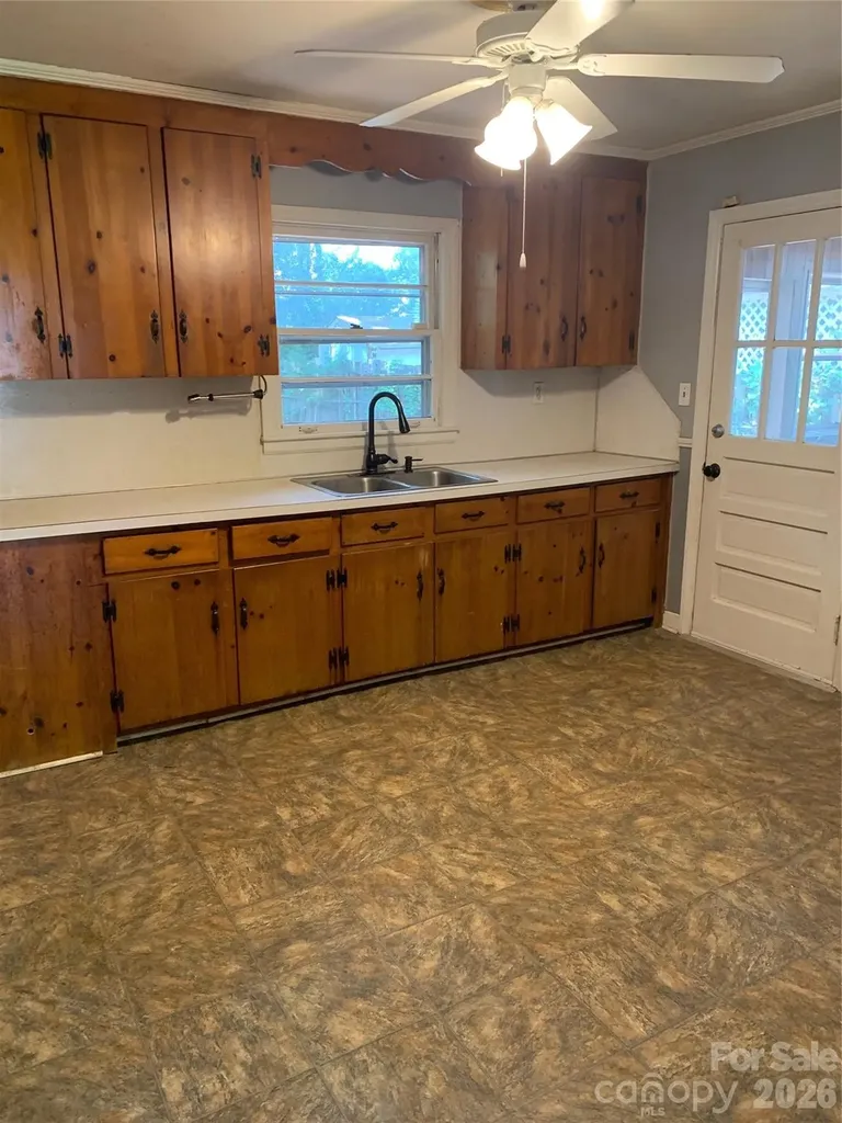 2336 Markham Court Charlotte NC 28205