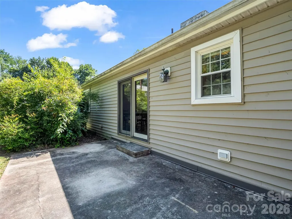 215 Varden Place Swannanoa NC 28778