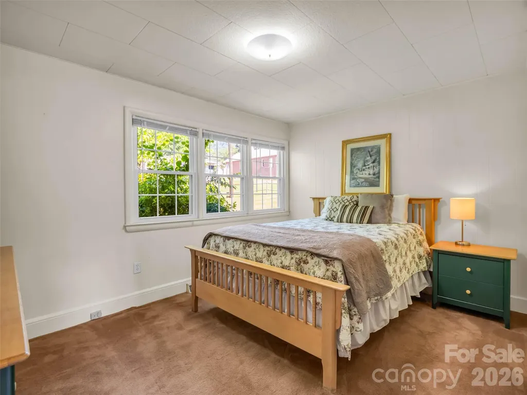 215 Varden Place Swannanoa NC 28778