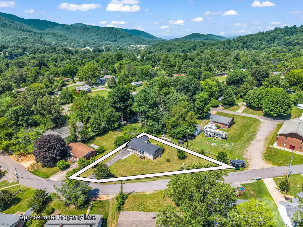 215 Varden Place Swannanoa NC 28778