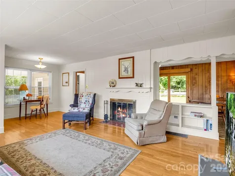 215 Varden Place Swannanoa NC 28778