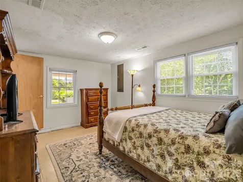 215 Varden Place Swannanoa NC 28778