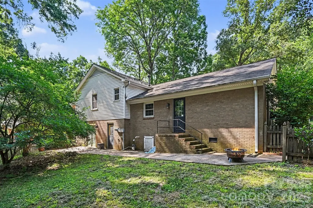 6207 Honegger Drive Charlotte NC 28211