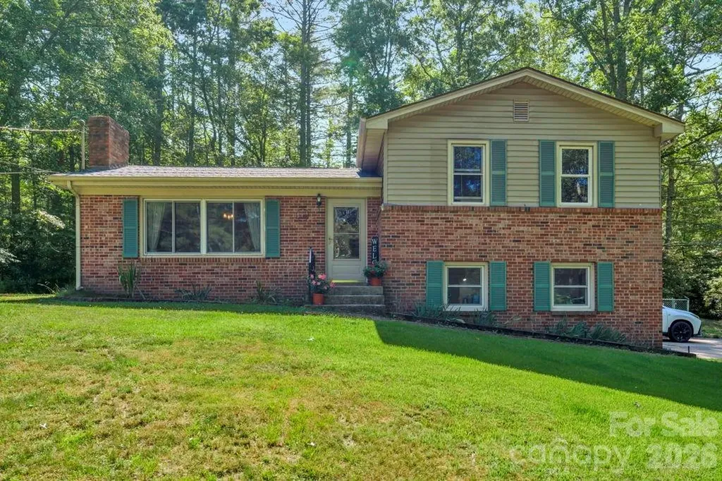 1199 Deer Park Lake Road Spruce Pine NC 28777