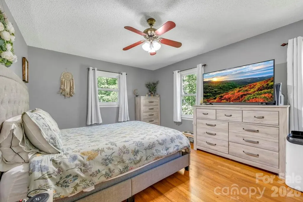 1199 Deer Park Lake Road Spruce Pine NC 28777