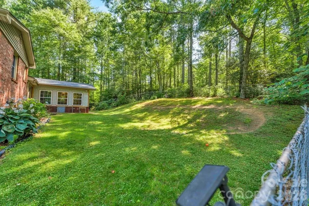 1199 Deer Park Lake Road Spruce Pine NC 28777