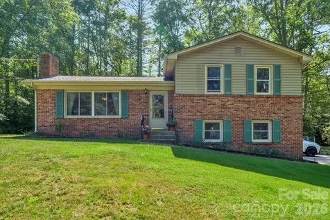 1199 Deer Park Lake Road Spruce Pine NC 28777