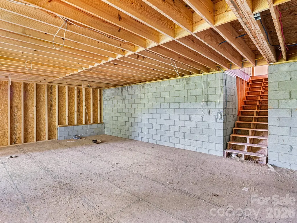 914 Newport Court Asheville NC 28806