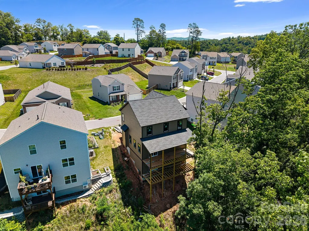 914 Newport Court Asheville NC 28806
