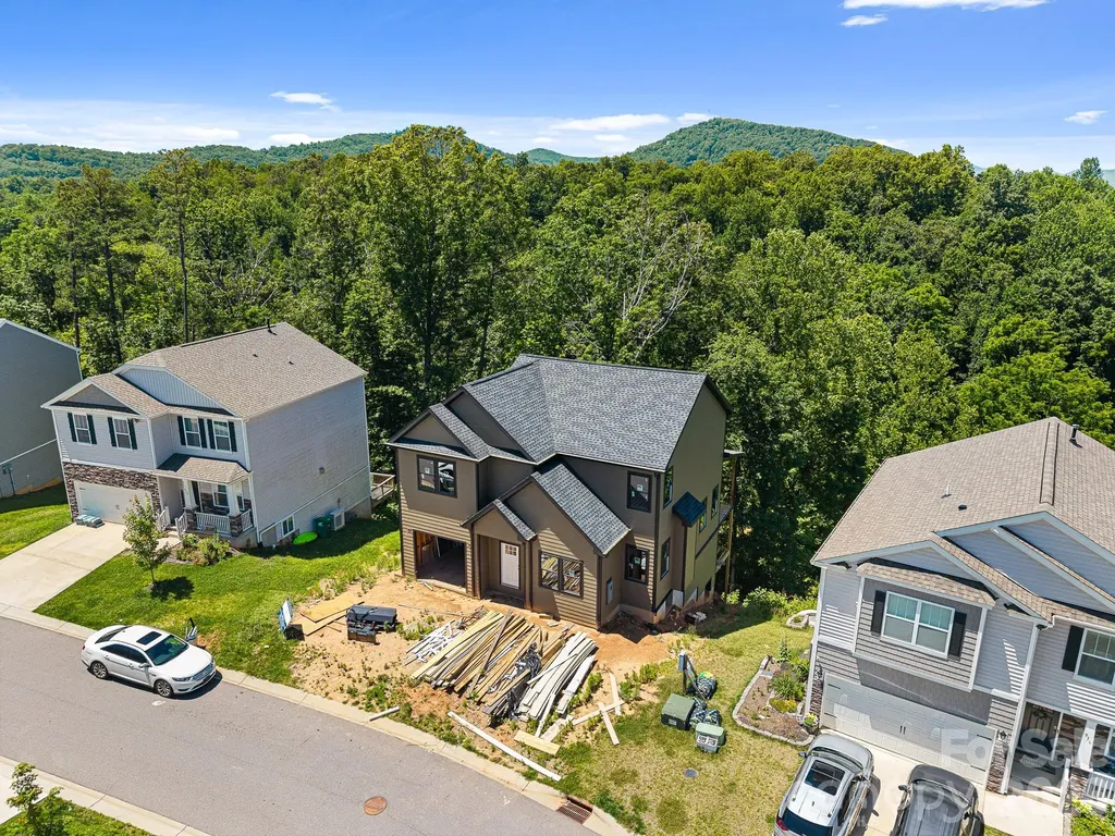914 Newport Court Asheville NC 28806