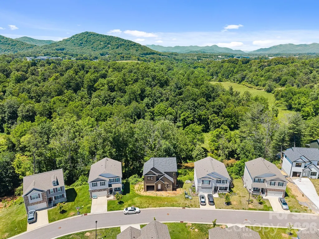 914 Newport Court Asheville NC 28806