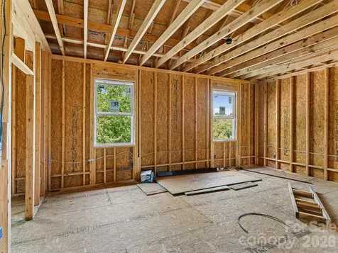 914 Newport Court Asheville NC 28806