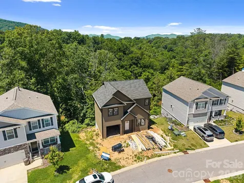 914 Newport Court Asheville NC 28806