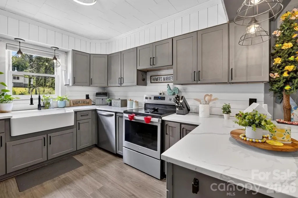 418 Powell Circle NE Lenoir NC 28645