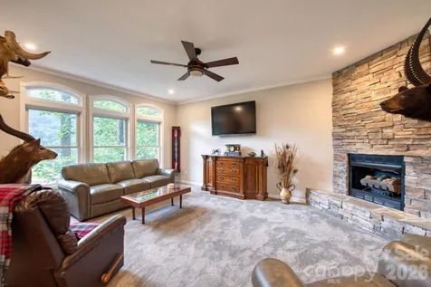 7 Higel Lane Maggie Valley NC 28751