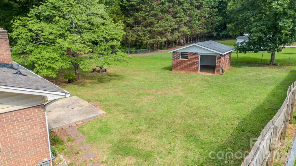 1717 Emmanuel Church Road Conover NC 28613