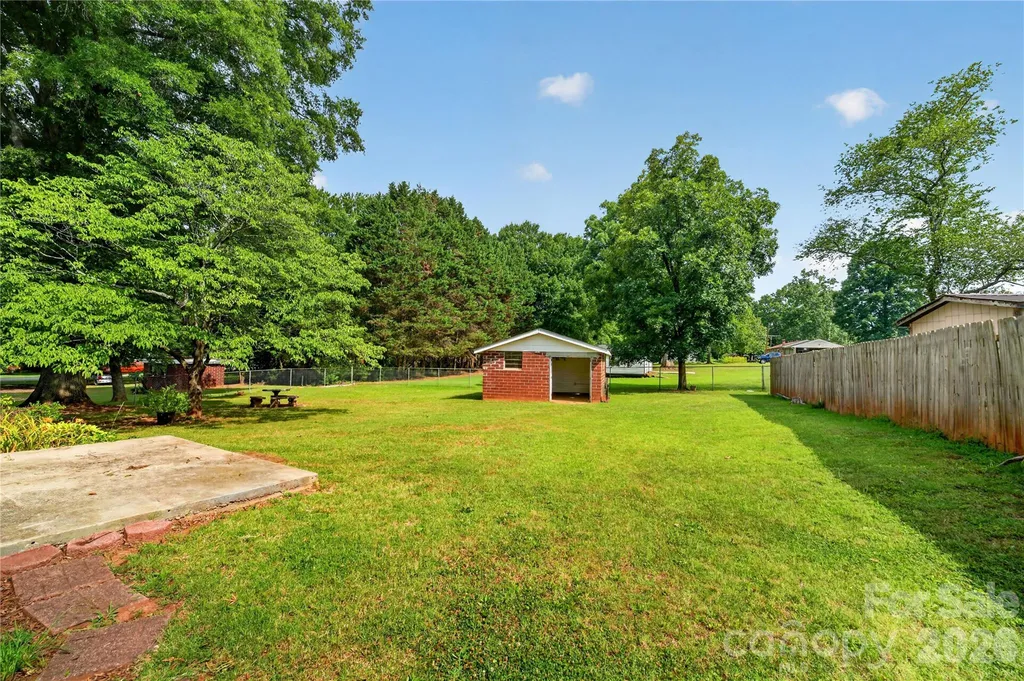 1717 Emmanuel Church Road Conover NC 28613