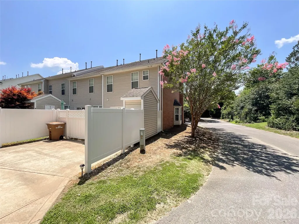 3901 #D Christine Lane Waxhaw NC 28173