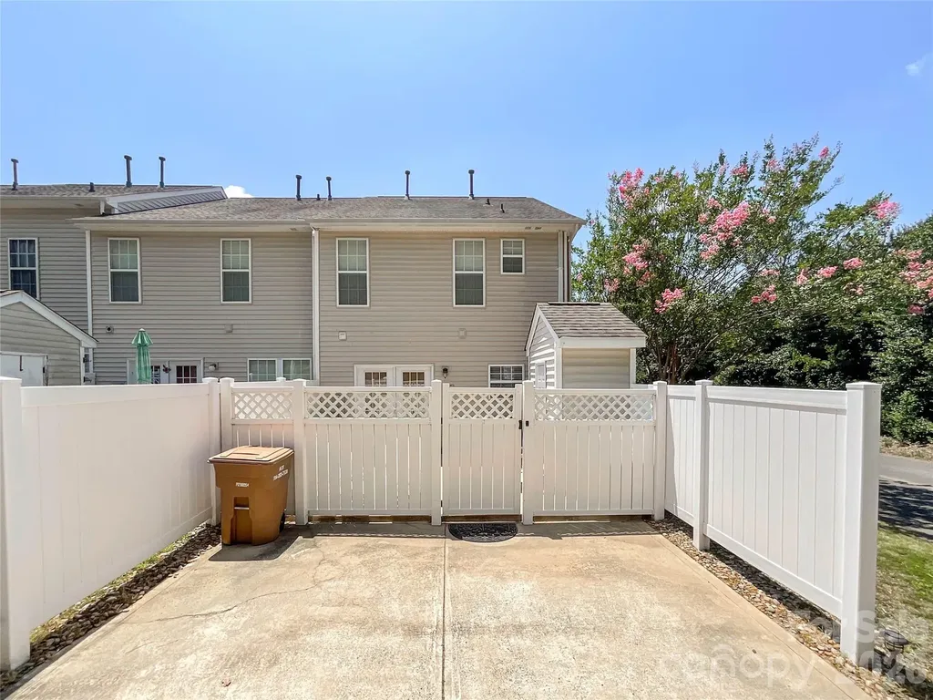 3901 #D Christine Lane Waxhaw NC 28173