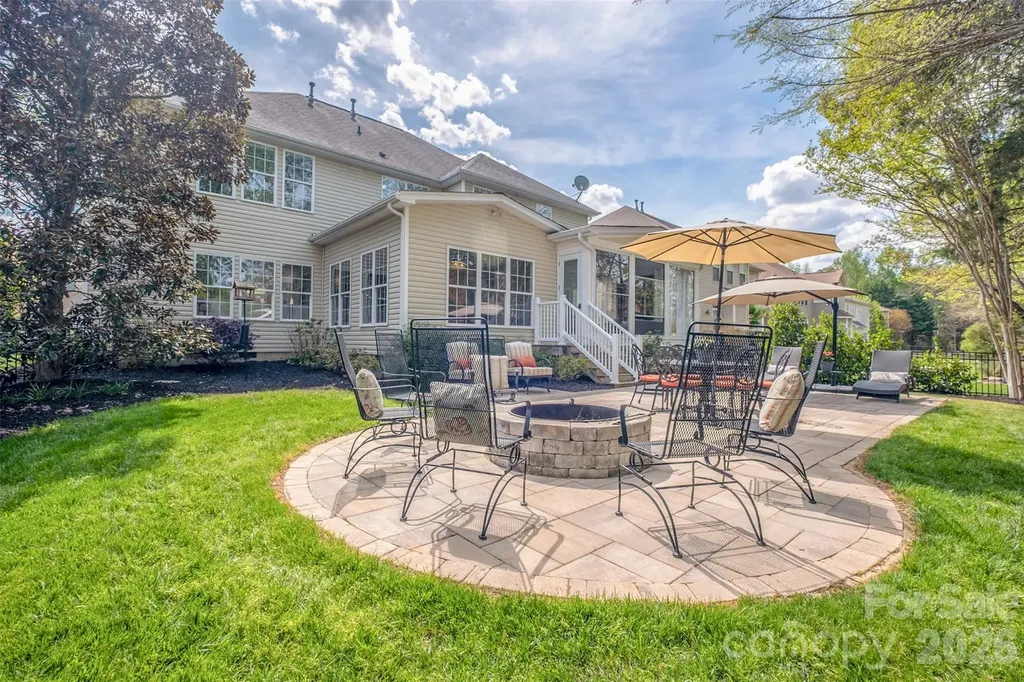 913 Grayscroft Drive Waxhaw NC 28173
