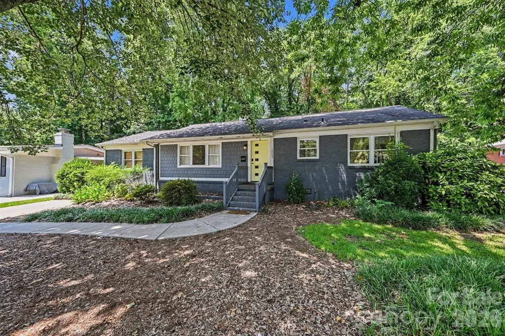 1027 Dresden Drive W Charlotte NC 28205
