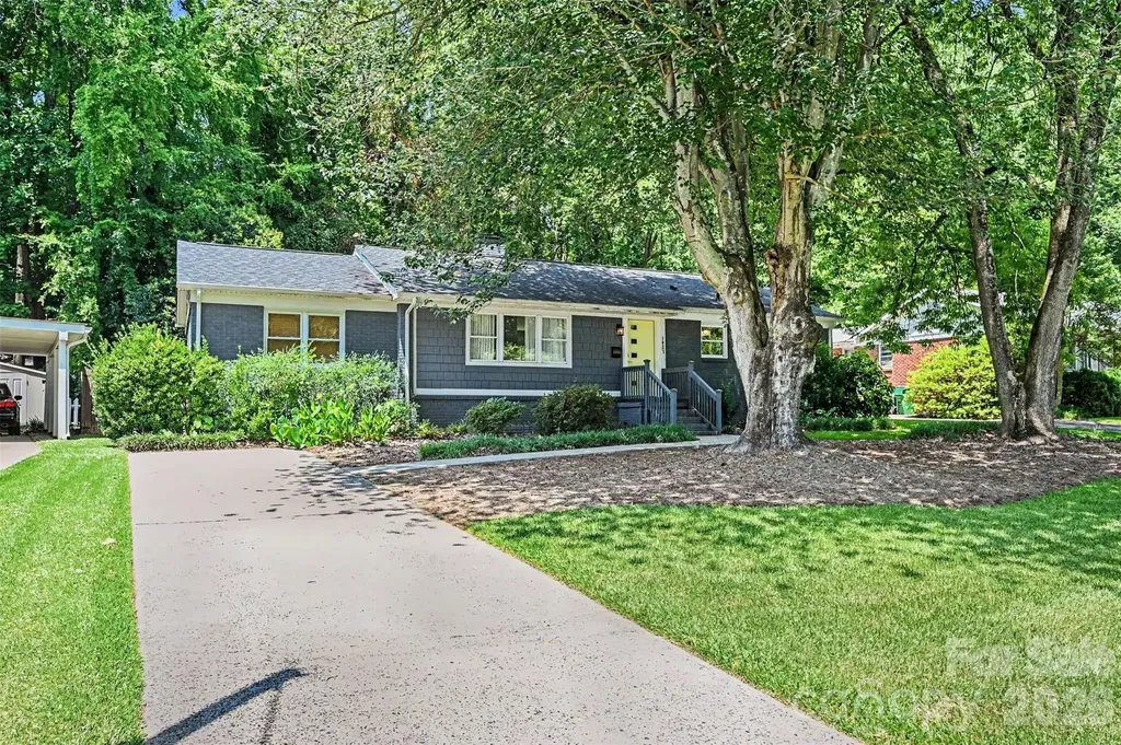 1027 Dresden Drive W Charlotte NC 28205