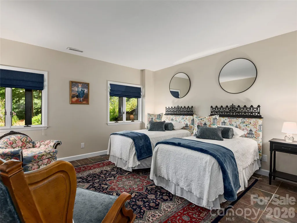 1071 Linkside Drive Hendersonville NC 28739