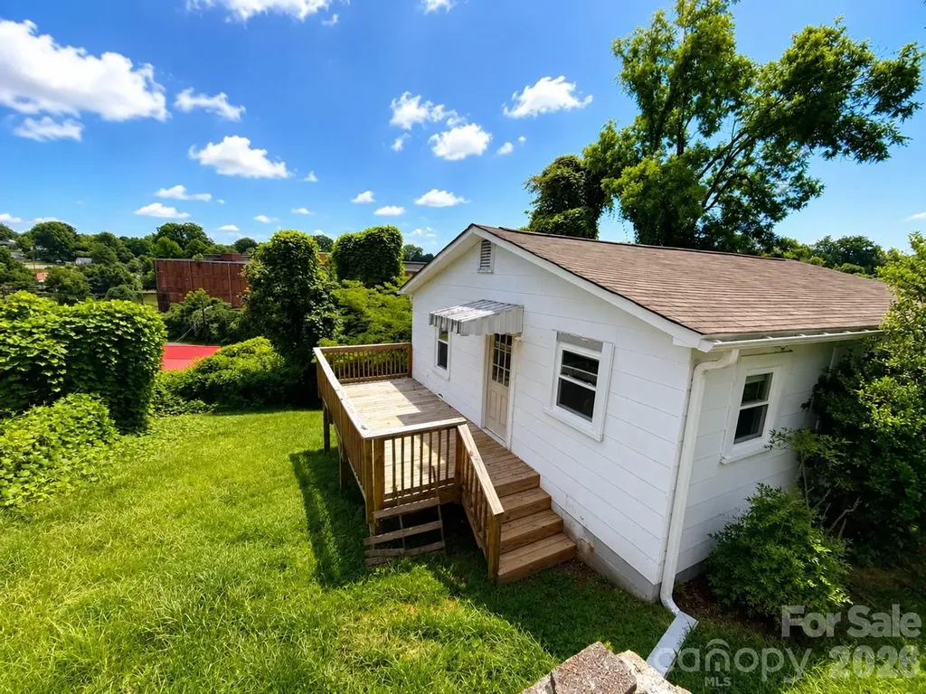 92 Fourth C Street Marion NC 28752