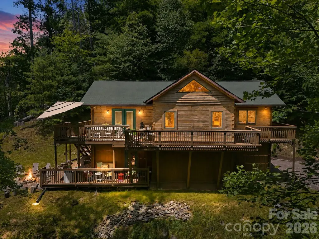 619 Leisure Lane Burnsville NC 28714