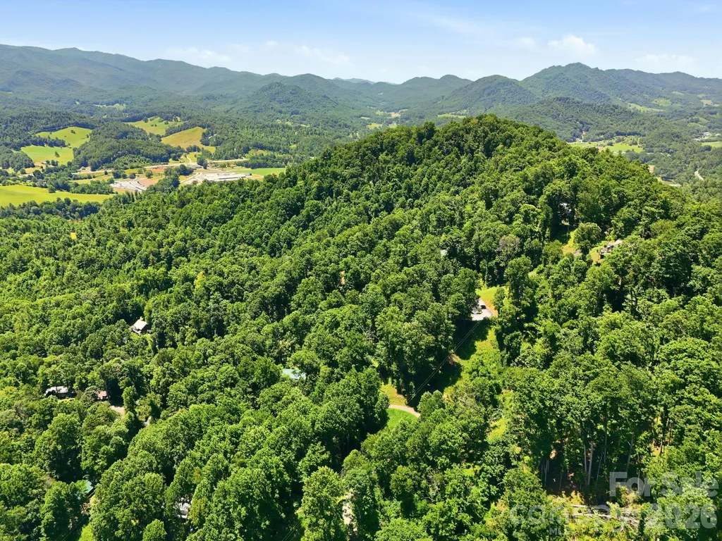 619 Leisure Lane Burnsville NC 28714