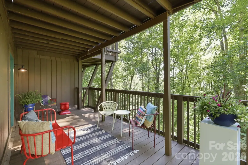 619 Leisure Lane Burnsville NC 28714