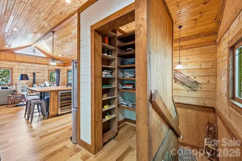 619 Leisure Lane Burnsville NC 28714