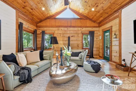 619 Leisure Lane Burnsville NC 28714