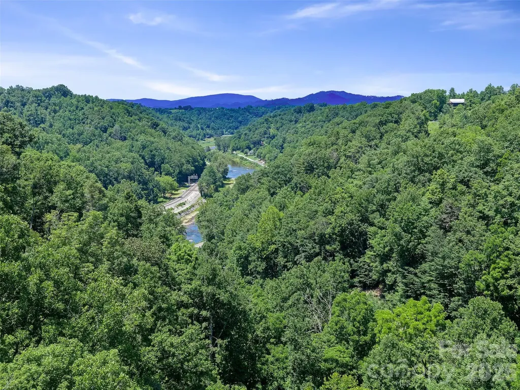 000 Sugar Creek Lane Green Mountain NC 28740