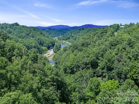 000 Sugar Creek Lane Green Mountain NC 28740