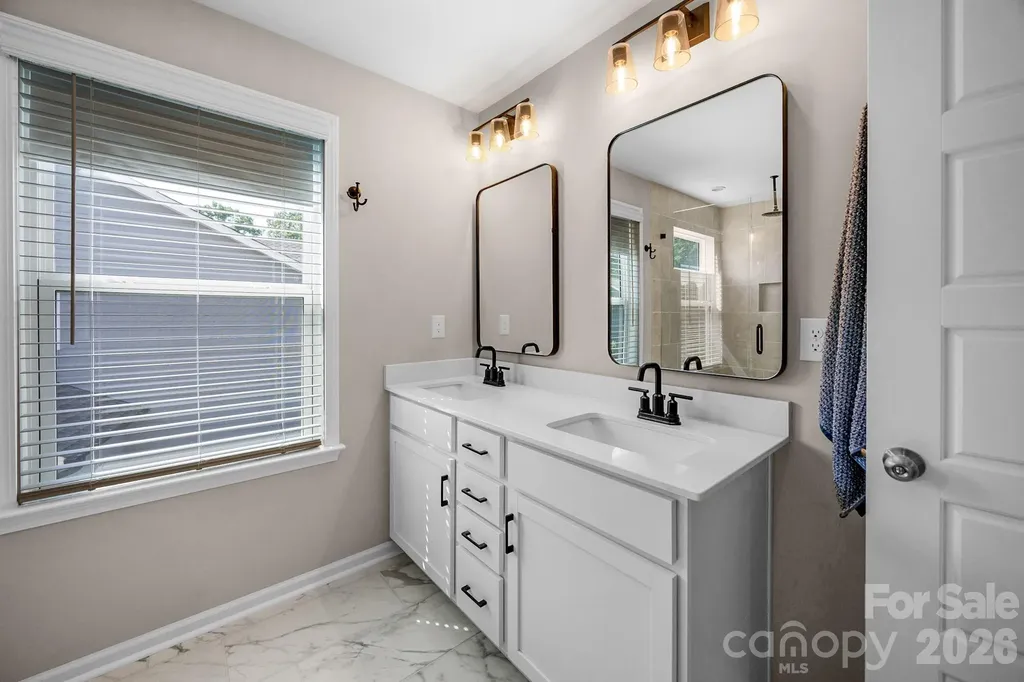 5080 Mooreland Oaks Way Mount Holly NC 28120