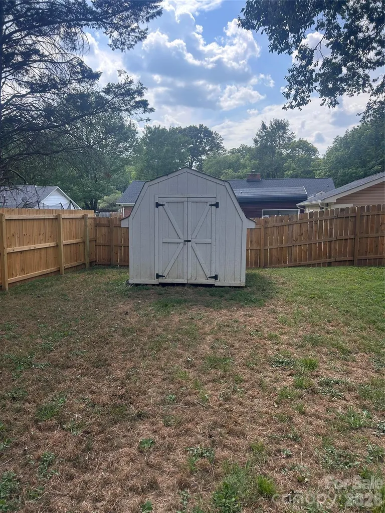3301 Braewick Place Charlotte NC 28227